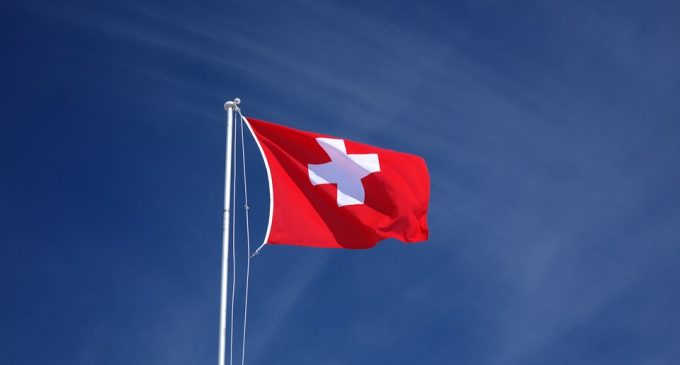 Online Swiss Bank Mediates the First ICO